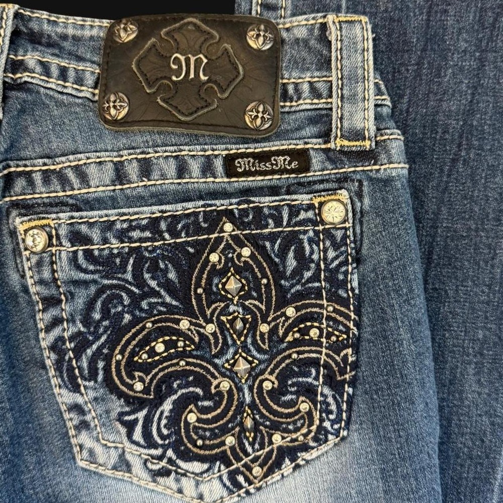 Miss Me Low Rise Bootcut Jeans - Picture 2 of 7